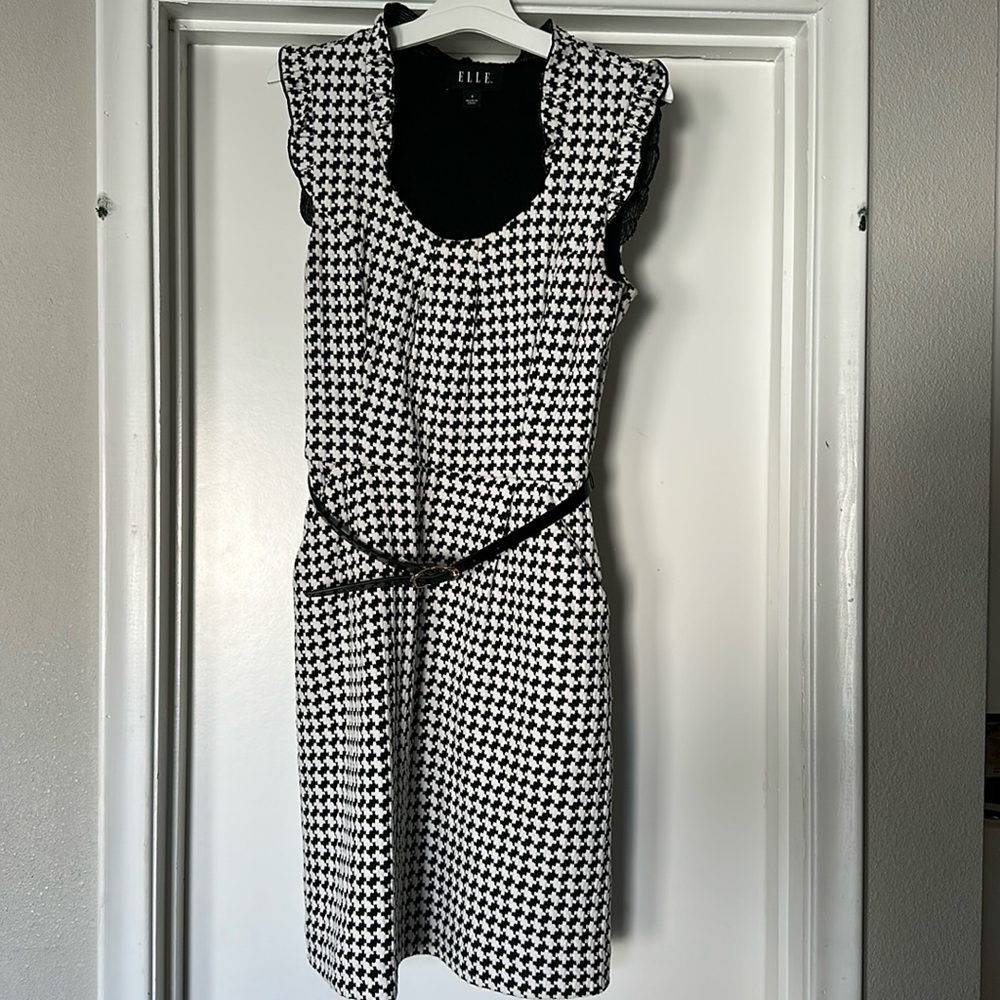 Preppy business casual houndstooth dress with belt